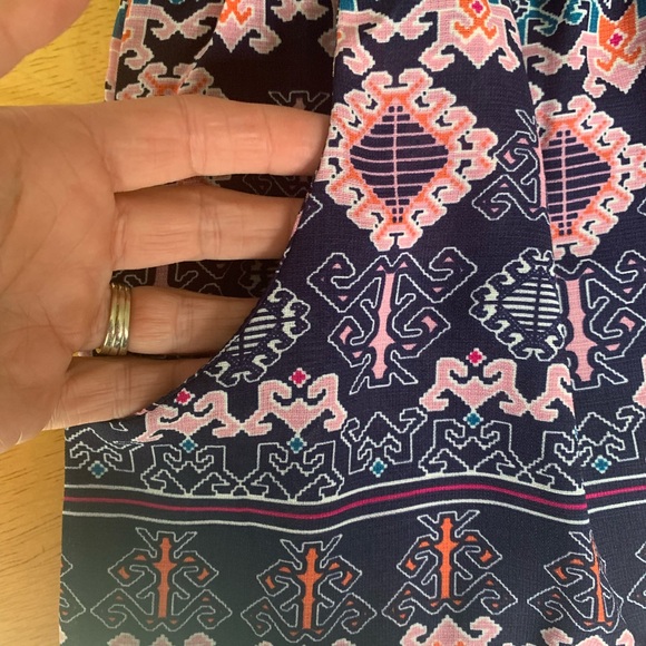 Taylor and Sage romper. NWT. Size Medium. Has pockets!! - Picture 5 of 5